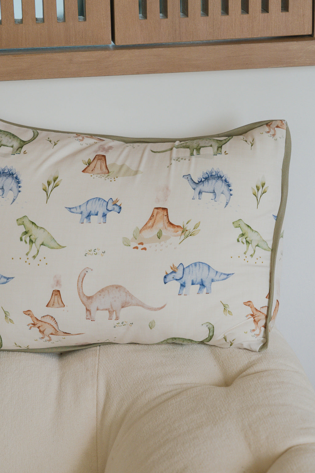[Bamboo Pillow] - Dino Land Quest