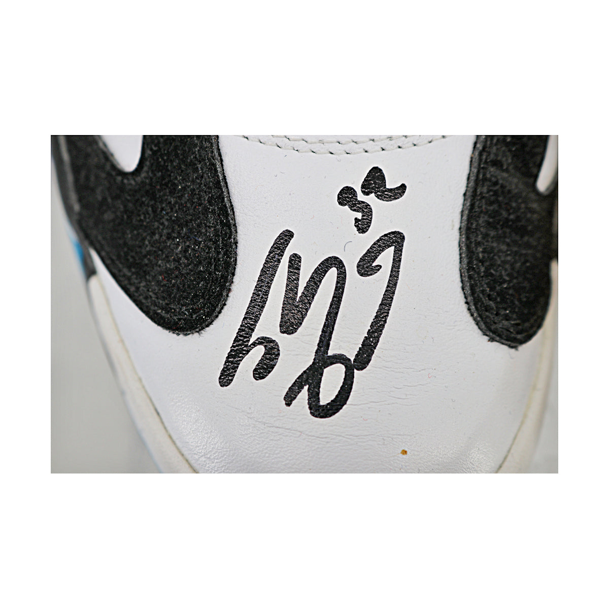 Shaquille O'Neal Lakers Magic Heat Autographed Reebok Pump Sneaker JSA Holo Only product image 2, provided for visual