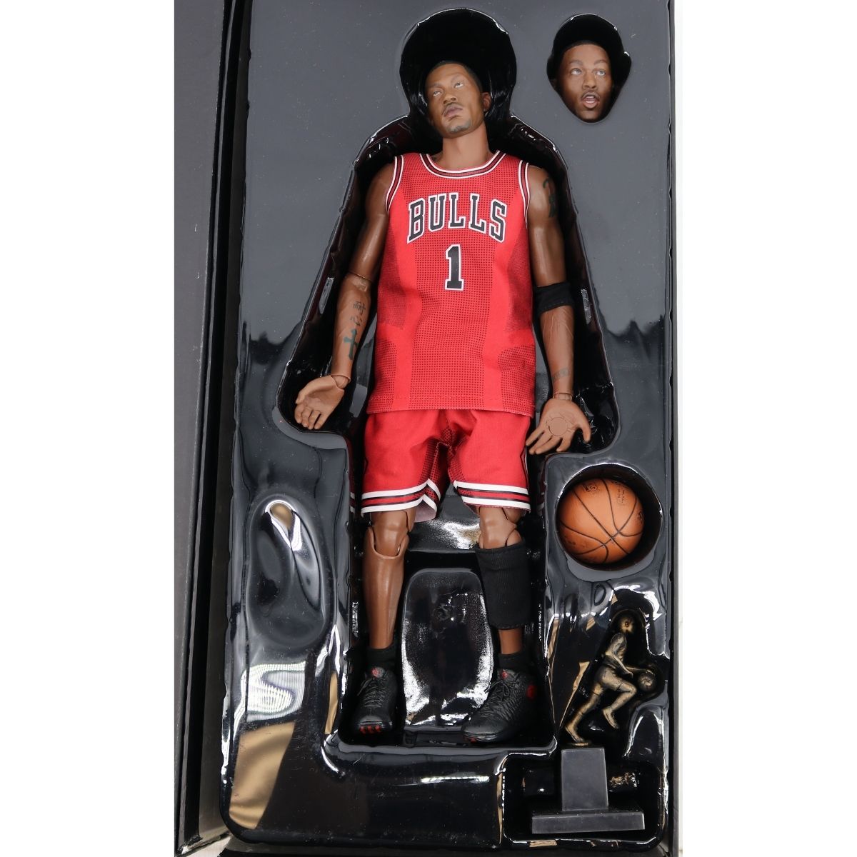 Derrick Rose Chicago Bulls Emierby NBA Real Masterpiece 1:6 Action Figure product image 2, provided for visual reference and