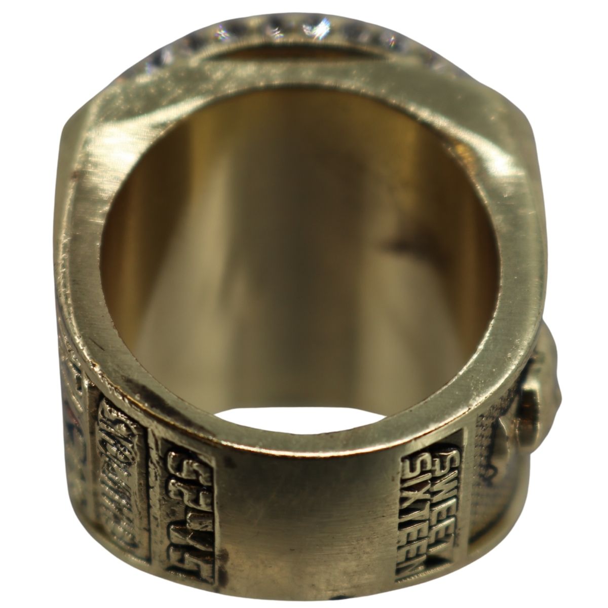2010 Lakers Replica Championship Trophy & Kobe Bryant Replica Ring Set product image 7, provided for visual reference and