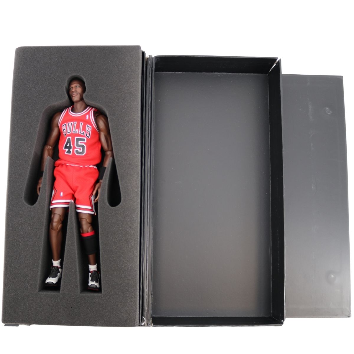 Michael Jordan Chicago Bulls Enterbay NBA Real Masterpiece 1:6 Action Figure-2 product image 2, provided for visual