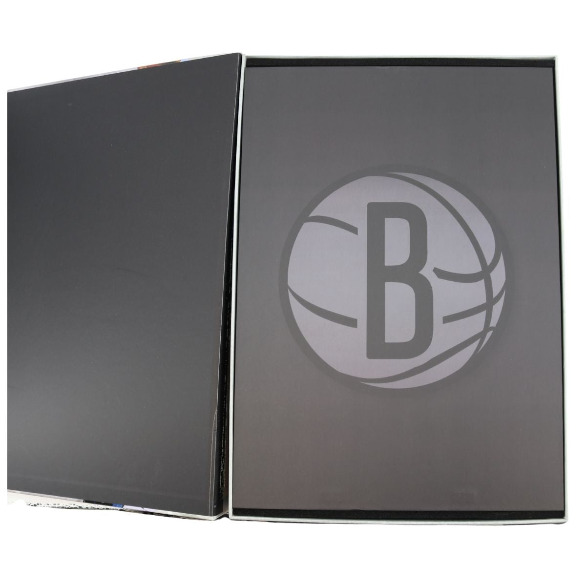 Kevin Durant Nets Enterbay NBA Real Masterpiece 1:6 Action Figure Missing Hand product image 2, provided for visual
