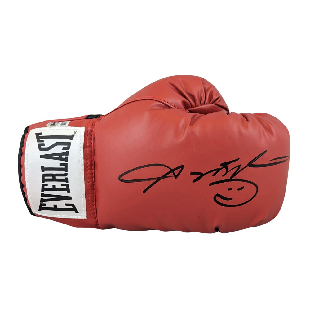 Sugar Ray Leonard Signed Glove product image 1, provided for visual reference and product detail review