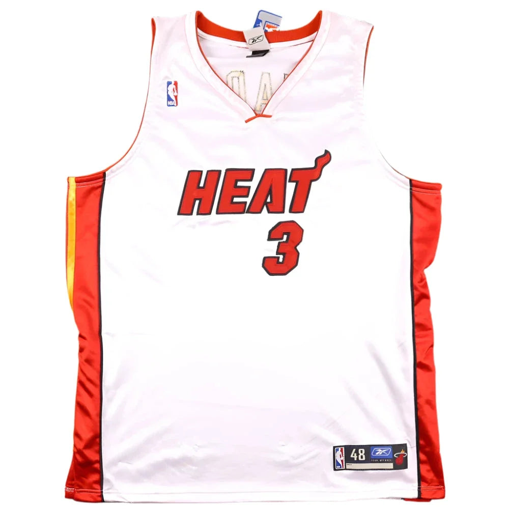 Dwyane Wade Signed Miami Heat Jersey product image 2, provided for visual reference and product detail review