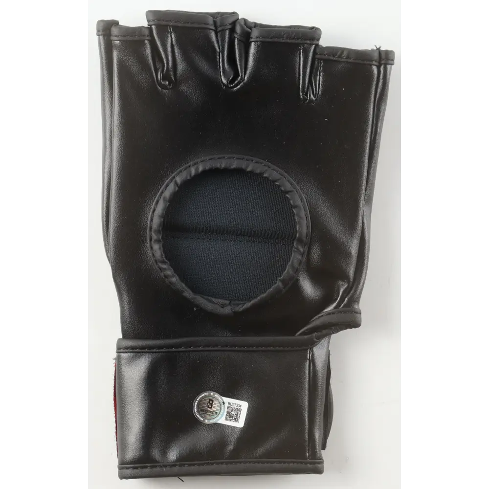 Ilia Topuria Signed Glove product image 2, provided for visual reference and product detail review