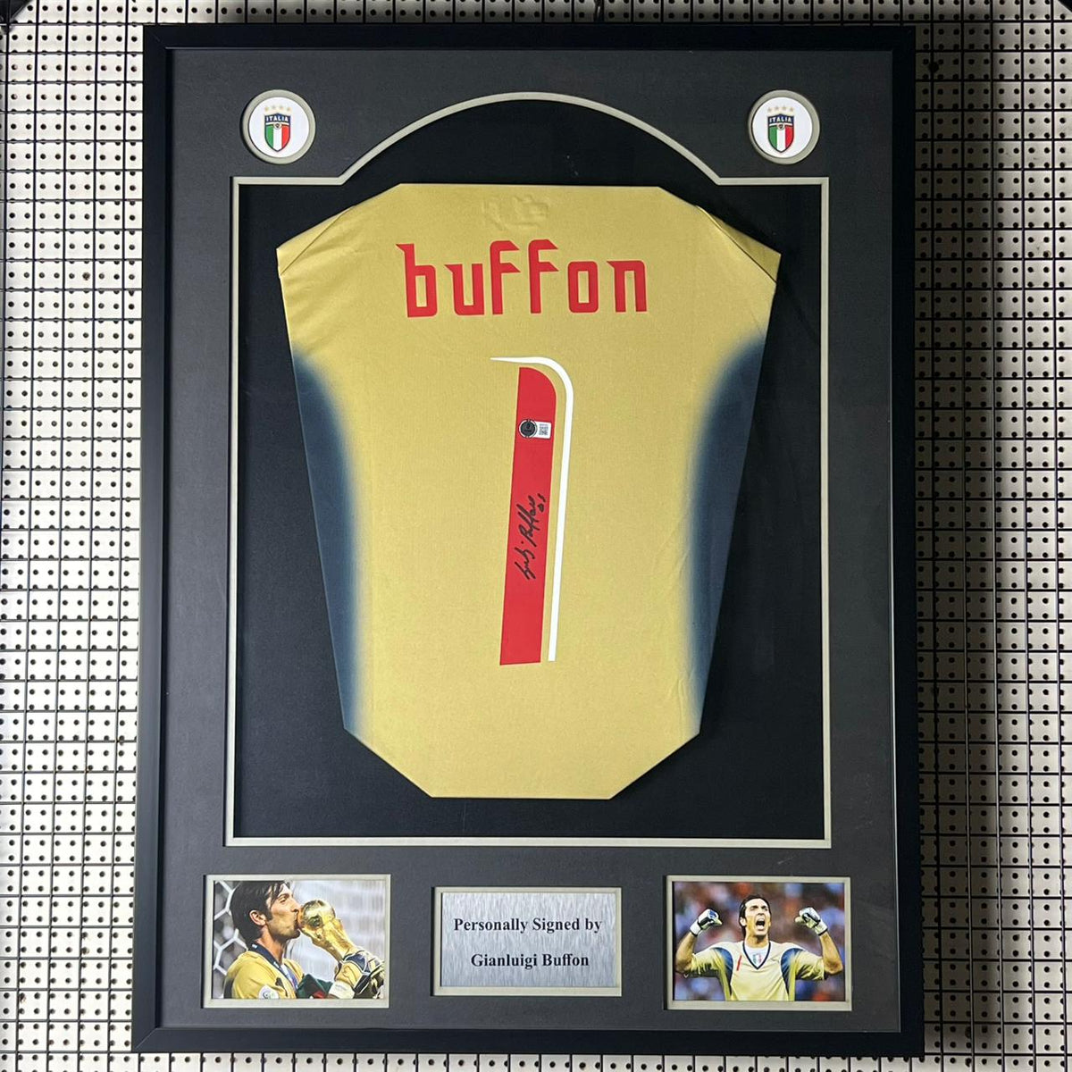 Gianluigi Buffon Signed Italy FC 2006 Gold Framed Jersey product image 1, provided for visual reference and product detail