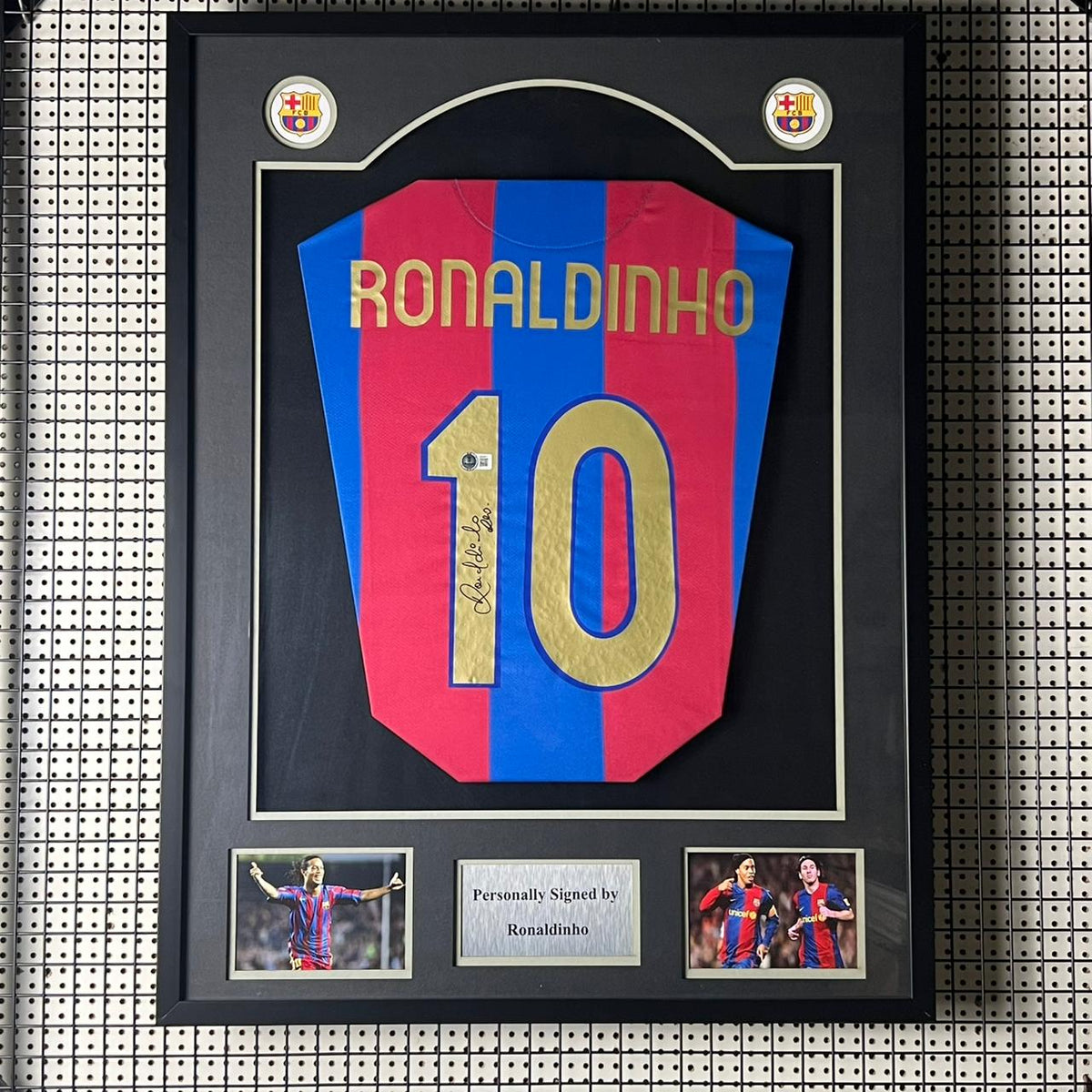Ronaldinho Signed FC Barcelona 2005-2006 Jersey product image 1, provided for visual reference and product detail review