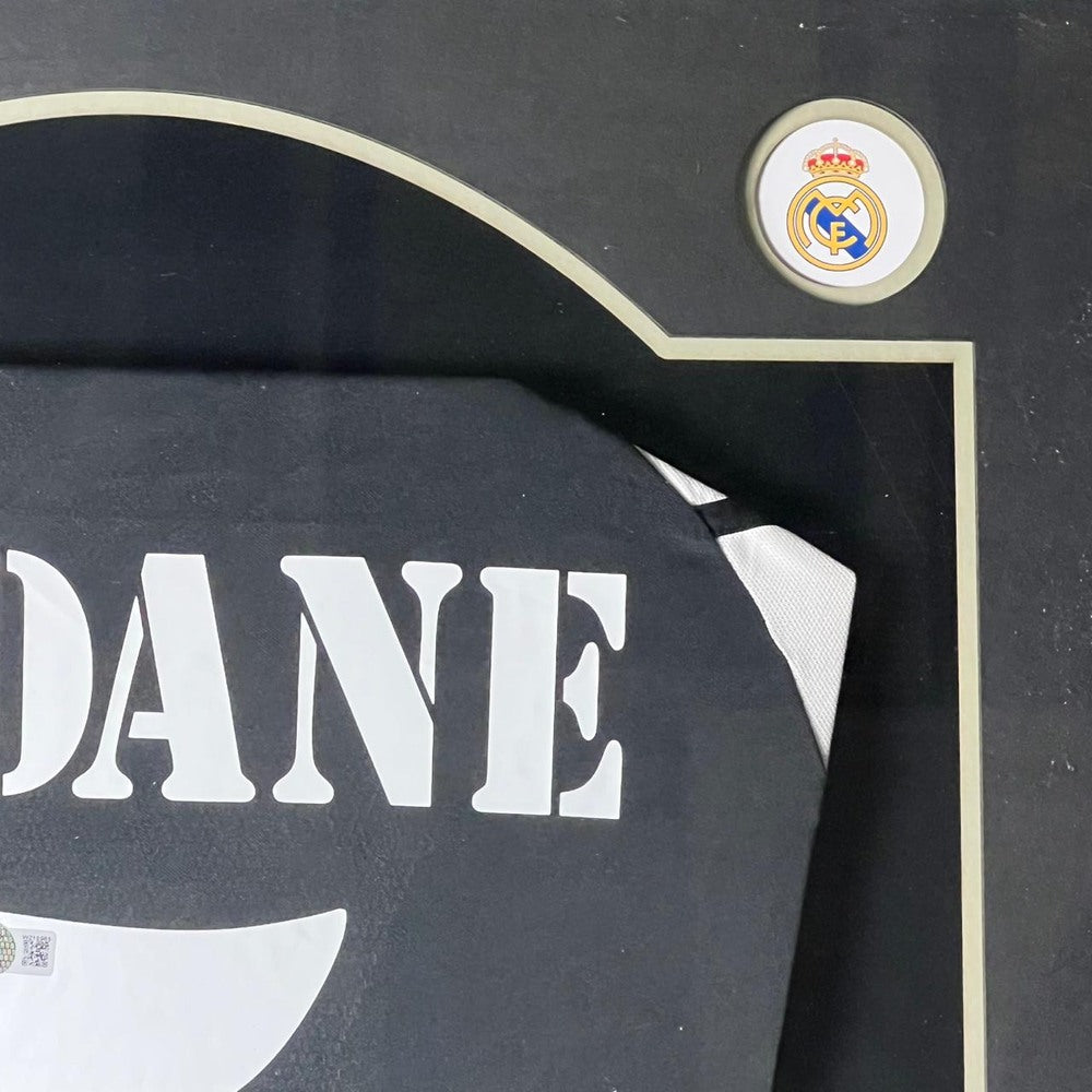 Zinedine Zidane Signed Real Madrid 2001-2003 Framed Jersey product image 2, provided for visual reference and product detail