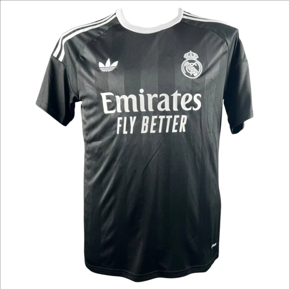 Thibaut Courtois Signed Real Madrid 2025-2026 Jersey product image 2, provided for visual reference and product detail review