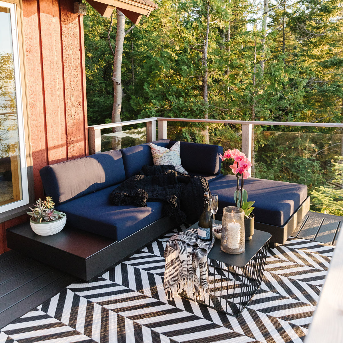 Platform One Outdoor Lounge