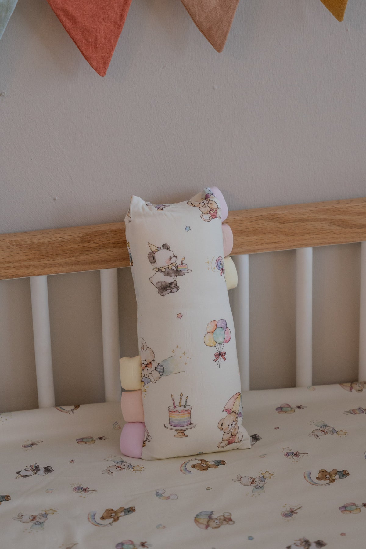 [Bamboo Pillow] - Rainbow Dreamland
