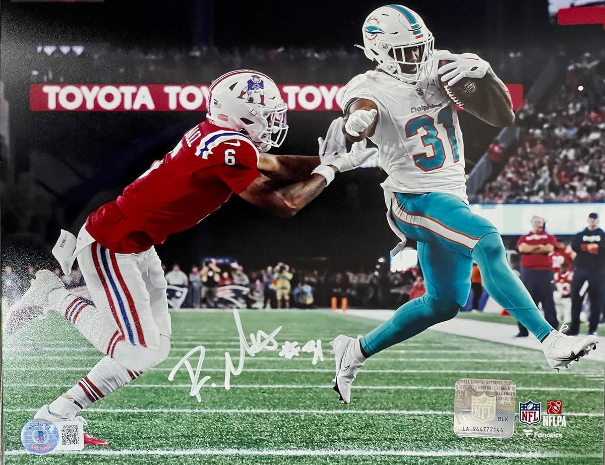 Raheem Mostert Autographed 8x10 Photo (Beckett) product image 1, provided for visual reference and product detail review