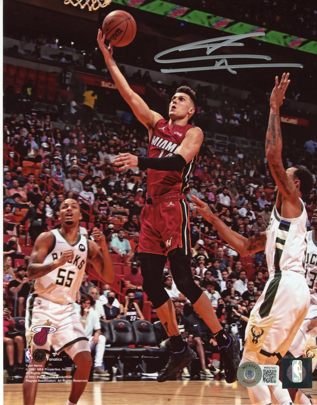 Tyler Herro Autographed Shooting 11x14 Basketball Photo (Beckett) product image 1, provided for visual reference and product